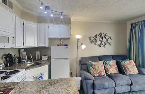 Galveston Apartment | Casa Del Mar 101 - Beachfront Resort