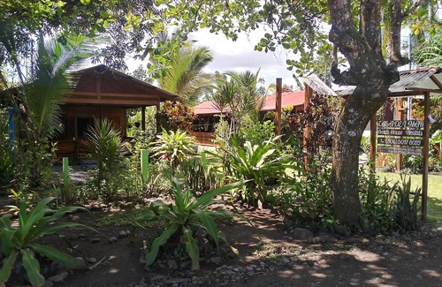 Manzanillo Cottage | Casa Del Mar BEACHFRONT Manzanillo - Kitchen WIFI Beachfront Views BBQ