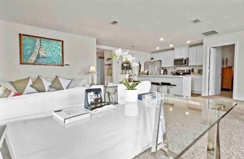 St. Augustine House | Casa Del Mar coastal near all pup friendly