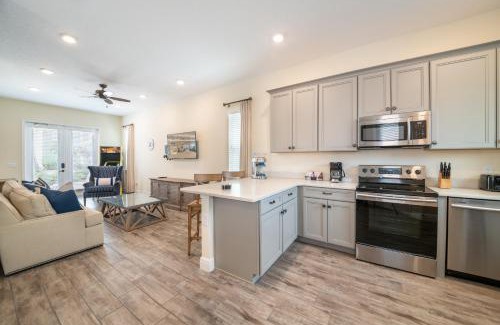 West Kissimmee House | Casa Del Mar Cottage Near Disney With Margaritaville Resort & Island H2O Access - 8009Ff