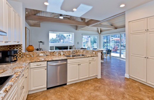 La Quinta House | Casa Del Rio Luxe 3BR w Pool Spa Lake Views