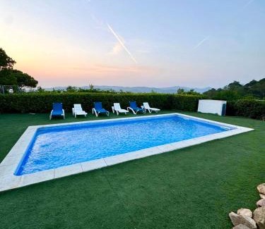 Lloret de Mar Apartment | Casa del Roselles - Luxury Flat with Swimming-Pool in Lloret de Mar