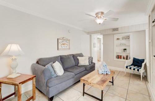 Bradenton Beach Apartment | Casa Del Sol B