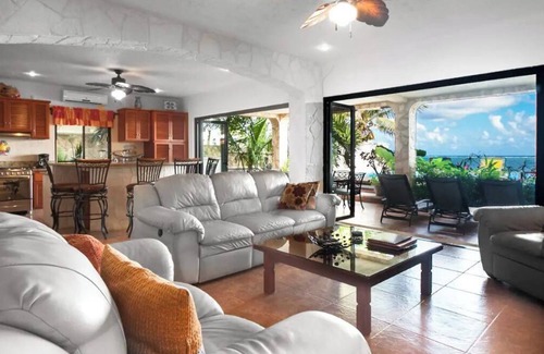 Puerto Morelos Villa | Casa Del Sol BEACHFRONT 7 Bedrm Villa, Infinity Pool, Sleeps 12-16 Option: 5 Rms
