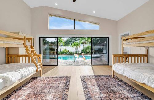 Palma Sola House | Casa Del Sol - By SkyRun Anna Maria