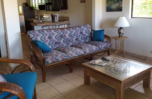 Esterillos House | Casa del Sol- Detached Bungalow, walk to the beach