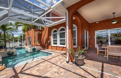 Edgewater House | Casa Del Sol - Mediterranean Style Waterfront Pool Home