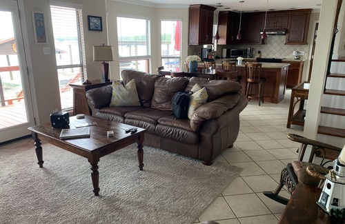 Montgomery House | Casa Del Sol Waterfront