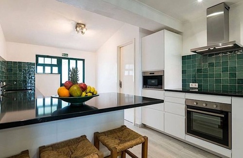 Carvoeiro Boat Rental | Casa do Alto Comfortable holiday residence