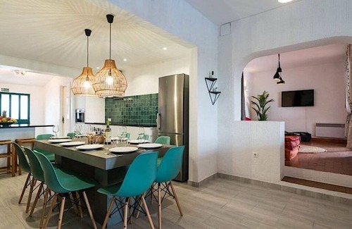 Carvoeiro Boat Rental | Casa do Alto Comfortable holiday residence