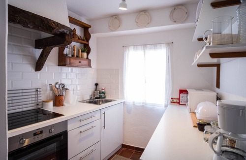 Carvalhal Benfeito House | Casa do Largo - Bed & Breakfast Basket