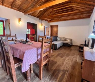 Angra do Heroismo House | Casa do Postigo Rustic Refuge to Relax
