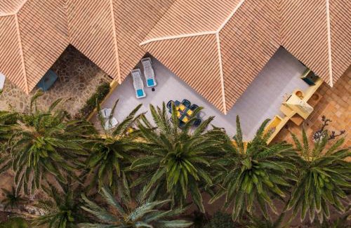 Pedras Pretas House | Casa do Ribeiro Salgado by An Island Apart