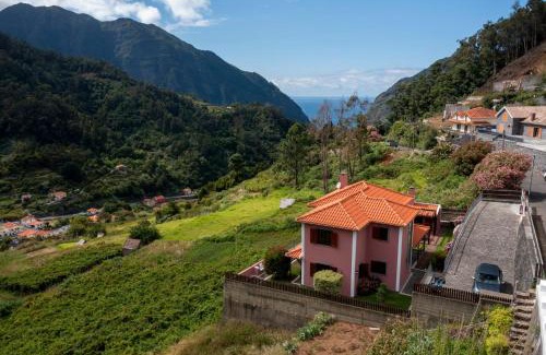 Sao Vicente House | Casa do Rosário by An Island Apart