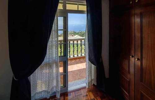 Canhas House | Casa do Tornadouro by Mth