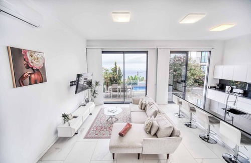 Estrela da Calheta Villa | Casa dos Flores - Three Bedroom Villa, Sleeps 6