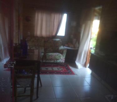 Rio Vermelho Norte House | Casa dos fundos com estacionamento