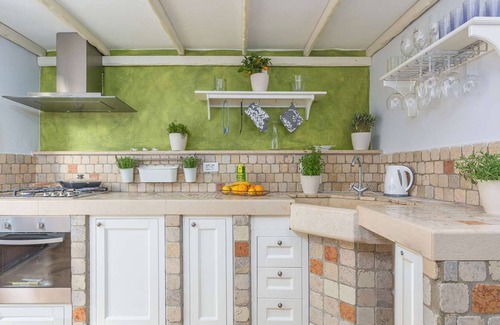 Nova Vas House | Casa Dvi Mendule, small rustic holiday home set in a village close to Novigrad