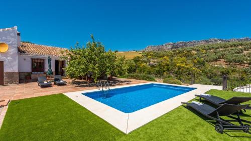 Antequera Villa | Casa El Trigal Villanueva de la Concepcion by Ruralidays