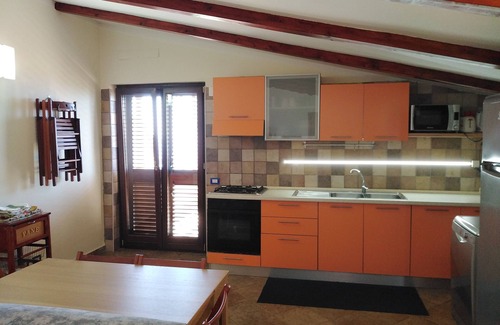 Pisciotta Apartment | CASA ELISABETTA/app. 2: magnificent sea view and comfort not far from Naples