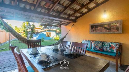 Arraial d'Ajuda House | Casa em Arraial D'ajuda - Praia do Mucugê - Bahia - 40mts da praia - Ar condicionado - Churrasqueira - Smart Tv - Wifi - Piscina - Vaga para carro