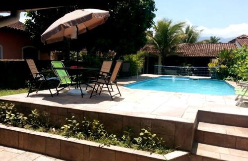 Morada da Praia House | Casa em Bertioga no Cond Morada da Praia com piscina