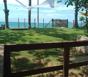 Cachoeira do Bom Jesus Apartment | Casa em Canasvieiras - Pé na Areia com Vista para o Mar
