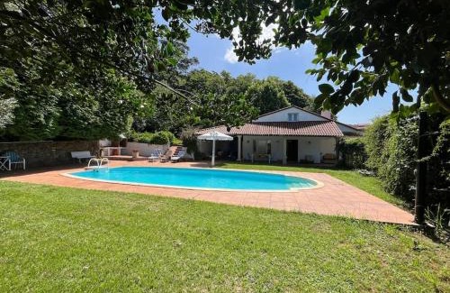 Lousame Villa | Casa en el campo con piscina
