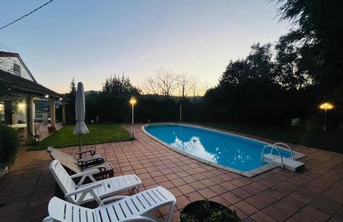 Lousame Villa | Casa en el campo con piscina