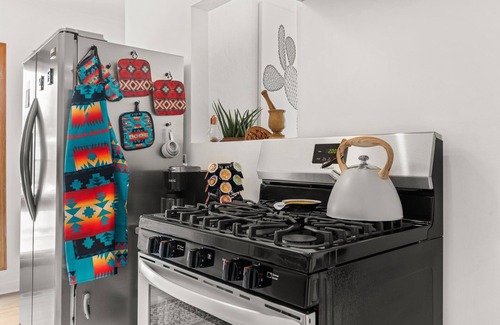Summit Park House | Casa Encanto is the perfect place for new UNM enrollees and their parents to orient to UNM.