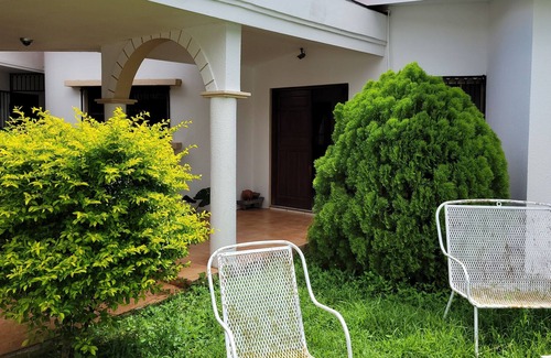 Managua House | Casa Entera con Alberca en las Colinas Managua, Apta Para Familias
