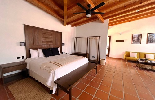 Valle de Guadalupe Hotel | Casa Entrevez