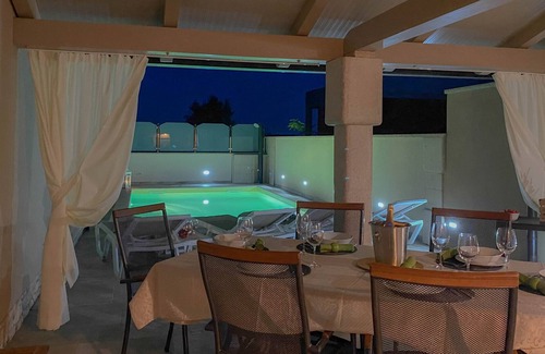 Novigrad Ski Chalet | Casa Erik - Three Bedroom Chalet, Sleeps 6