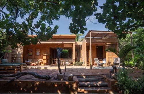 Tlachicon House | Casa Erizo facing the sea and surrounded by nature