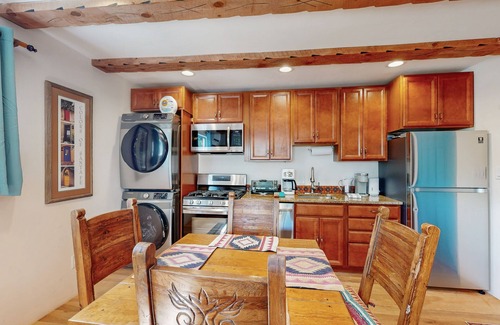 Historic Eastside Cottage | Casa Escondida - AC, Free WiFi, Full Kitchen, Private Patio & Grill