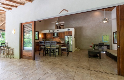 Garza House | CASA ESCONDIDA | SERENE RETREAT IN BLUE SPIRIT COMMUNITY