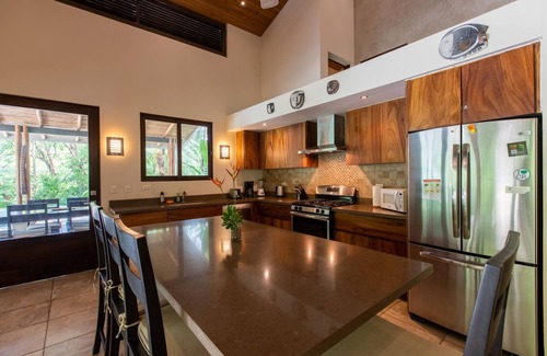 Garza House | CASA ESCONDIDA | SERENE RETREAT IN BLUE SPIRIT COMMUNITY