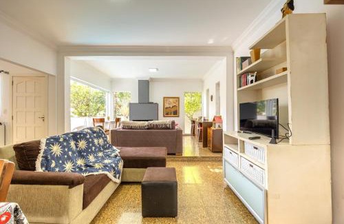 Independencia House | Casa Espaçosa com piscina e área gourmet