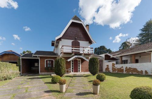 Jardim Andira House | Casa espaçosa c/lareira em Campos do Jordão RAS175