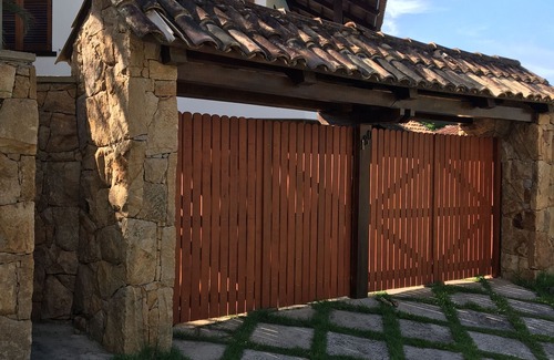 Guaeca House | Casa Espaçosa e Descontraída. Ótima Para Famílias Grandes
