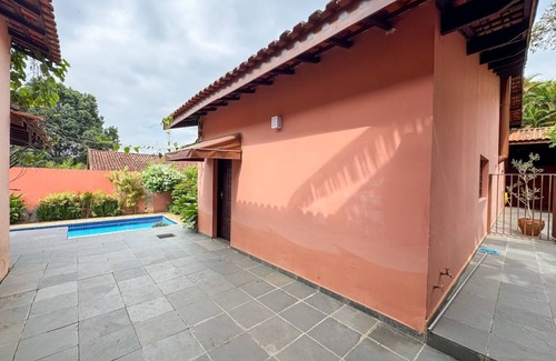 Carapicuiba House | Casa espaçosa na Granja Viana