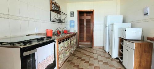Mangaratiba House | Casa espaçosa pé na areia