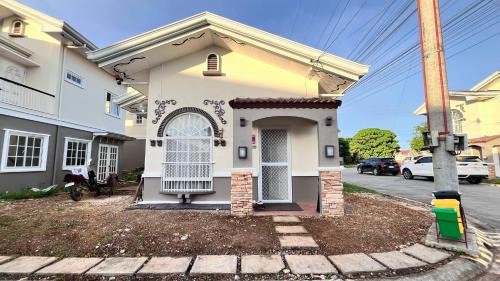 Dauis House | Casa Esperanza 1376