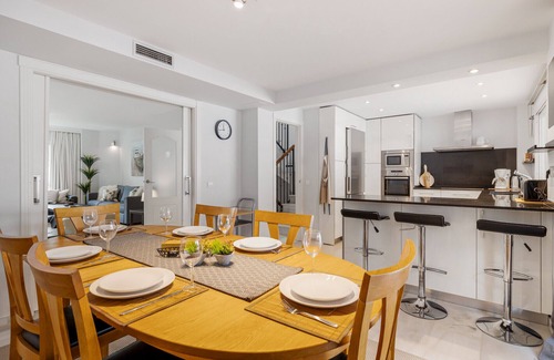 Marbella Ski Chalet | Casa Esquina -Lovely 4bd townhouse in Los Naranjos