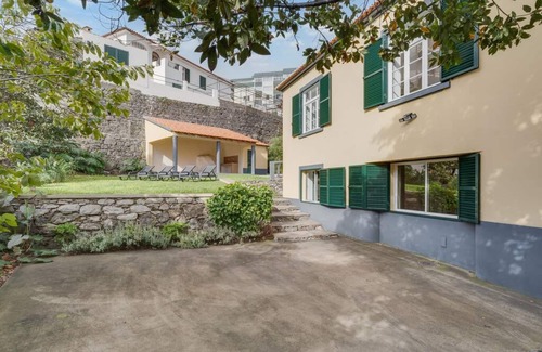 Imaculado Coracao de Maria House | Casa Estufa 25 in Funchal