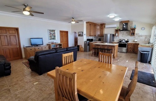 Las Conchas House | Casa Evita 3 bedroom, beachfront home.