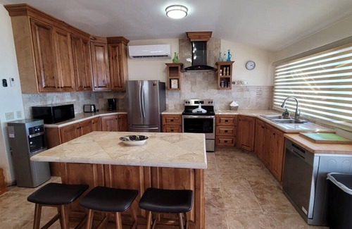 Las Conchas House | Casa Evita 3 bedroom, beachfront home.