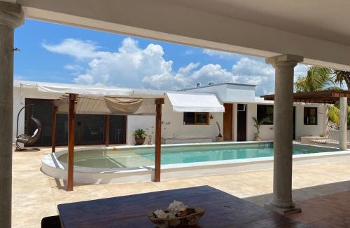 Chicxulub Puerto House | Casa familiar, alberca privada, pasos de la playa
