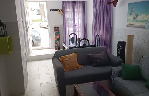 San Fernando House | Casa Familiar