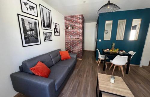 Brive-la-Gaillarde Apartment | Casa Faro -T2 -Hyper Centre Brive -Rue Commerçante